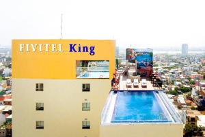 Tầm nhìn ra hồ bơi gần/tại FIVITEL King