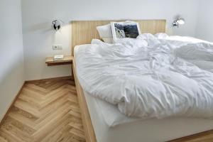 Postel nebo postele na pokoji v ubytování Casa Lies - Apartments + 17 fotografií