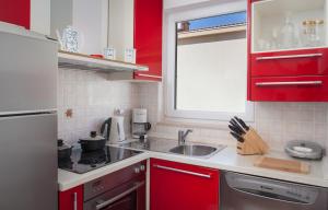 Kuchyňa alebo kuchynka v ubytovaní Apartmani Vito i Cvita