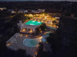 Bazén v ubytování Corte Di Ferro Hotel & Wellness Resort nebo v jeho okolí