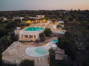 Bazén v ubytování Corte Di Ferro Hotel & Wellness Resort nebo v jeho okolí