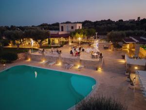 Bazén v ubytování Corte Di Ferro Hotel & Wellness Resort nebo v jeho okolí