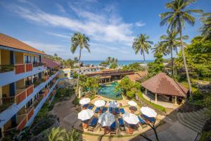 Bazén v ubytování Karona Resort & Spa - SHA Extra Plus nebo v jeho okolí