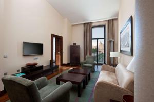 Televisyen dan/atau pusat hiburan di NH Collection Palacio de Aranjuez