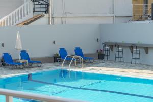 A piscina em ou perto de Chryssa Studios
