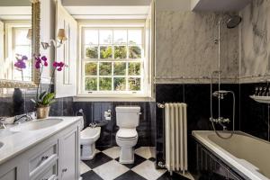 Um banheiro em Valverde Sintra Palácio de Seteais - The Leading Hotels of the World