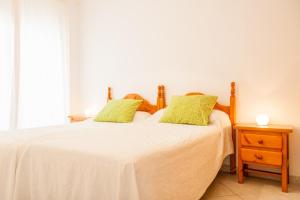 Posteľ alebo postele v izbe v ubytovaní Stella Maris B3 BA Nerja + 24 fotografií