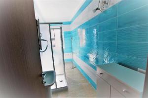 A bathroom at SHR Badesi