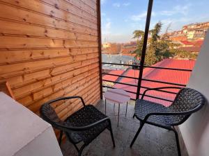Balkón nebo terasa v ubytování Hotel Old Tbilisi 5 rooms