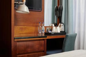 Postel nebo postele na pokoji v ubytování Seraphine Hammersmith Hotel