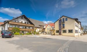 Galeriebild der Unterkunft Landhotel Zum Goldenen Kreuz in Moosbach