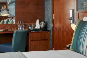 Postel nebo postele na pokoji v ubytování Seraphine Hammersmith Hotel
