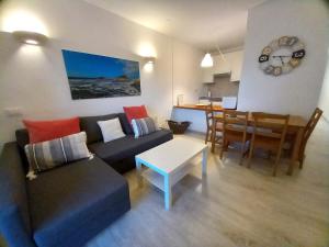 Posedenie v ubytovaní Apartamentos Medano - Marineda Medano