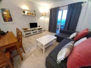 Posedenie v ubytovaní Apartamentos Medano - Marineda Medano