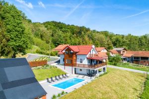 Bazén v ubytovaní Sunrise Hill alebo v jeho blízkosti