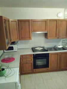 Dapur atau dapur kecil di Holiday Home Nadija