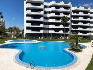 Bazén v ubytovaní Moderno apartamento a 500 m de la playa alebo v jeho blízkosti