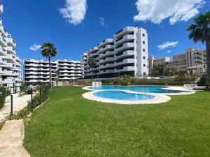 Bazén v ubytovaní Moderno apartamento a 500 m de la playa alebo v jeho blízkosti