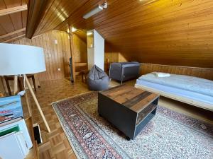 Postel nebo postele na pokoji v ubytování Blässchopfhüsli + 28 fotografií