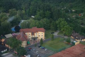 Pohľad z vtáčej perspektívy na ubytovanie Hotel Lukács Superior