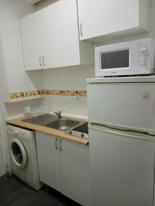 Kuchyň nebo kuchyňský kout v ubytování Apartamento cerca de Goya con 2 dormitorios