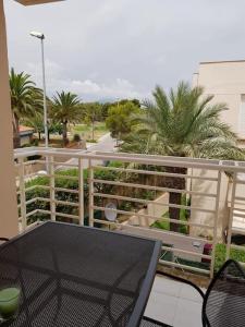 Balkón alebo terasa v ubytovaní Apartment Vinaroz with swimming pools for 4 people