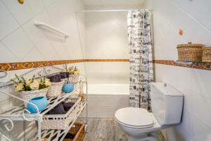 Kúpeľňa v ubytovaní Vivalidays ilaria - Calella + 15 fotografií