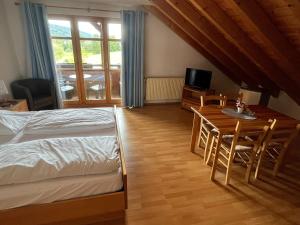 Postel nebo postele na pokoji v ubytování Landgasthof Jägerhaus