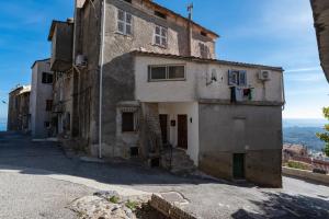 Budynek, w którym mieści się apartament