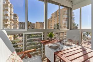 A balcony or terrace at Apartamento Amador frente al Mar