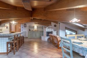Kuchyň nebo kuchyňský kout v ubytování DolomiApartments - Casa Margherita