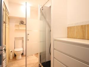 Koupelna v ubytování T2 agréable au Mont-Dore avec Wifi - FR-1-608-197