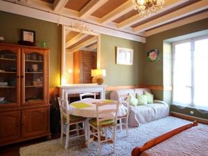 Posezení v ubytování Studio charmant centre ville, wifi inclus - FR-1-608-121