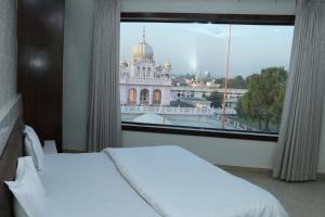 Hotel temple view inn客房内的一张或多张床位