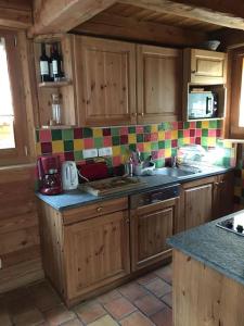 Zdjęcie z galerii obiektu Chalet l'écureuil La Plagne 8 pers La roche w mieście Praconduit