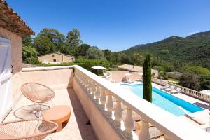 O vedere a piscinei de la sau din apropiere de Villa La Bonne Etoile The Perfect Family Oasis