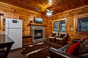 Posedenie v ubytovaní ER97 - Squirrel's Retreat - Close to the action in Pigeon Forge! cabin