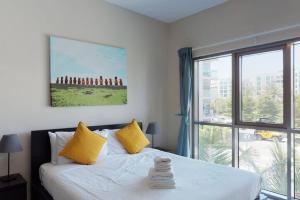 Postel nebo postele na pokoji v ubytování Key View - MAG 545, Dubai South