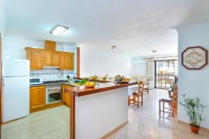Kuchyňa alebo kuchynka v ubytovaní G2 Práctico Apartamento en Mallorca cerca de las mejores playas