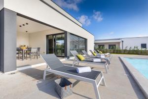 Πισίνα στο ή κοντά στο Amazing private villa with outdoor swimming pool in Vodnjan