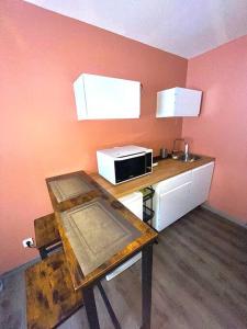 Fotografia z galérie ubytovania Super studio tout refait à neuf au calme v destinácii Saint-Étienne