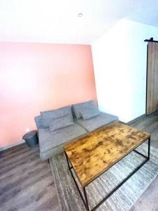 Fotografia z galérie ubytovania Super studio tout refait à neuf au calme v destinácii Saint-Étienne