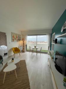 Zdjęcie z galerii obiektu Bright nest - open view - residential area w La Rochelle