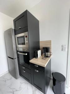 Zdjęcie z galerii obiektu Bright nest - open view - residential area w La Rochelle +4 zdjęcia