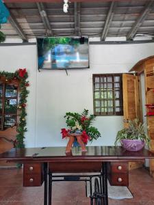 Μια τηλεόραση ή/και κέντρο ψυχαγωγίας στο Hostal Familiar Noemi