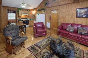 Istumisnurk majutusasutuses ER31 - Grandma And Granpaws Place - Great Location - Close to Parkway in PF cabin