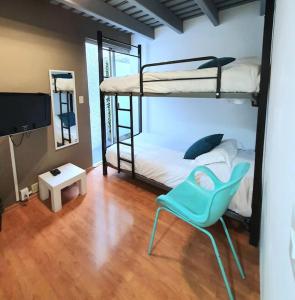 Dviaukštė lova arba lovos apgyvendinimo įstaigoje Habitación privada con terraza en Polanco.