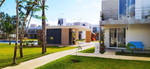 Bygningen som feriehuset ligger i