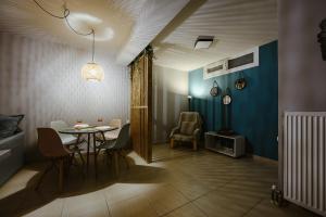 A seating area at Le Petit Jardin #2