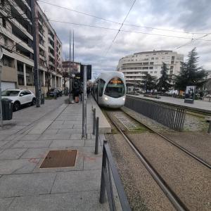 Fotografia z galérie ubytovania Lyon Montchat Villeurbanne Studio refait à neuf climatisation et parking privé v destinácii Villeurbanne